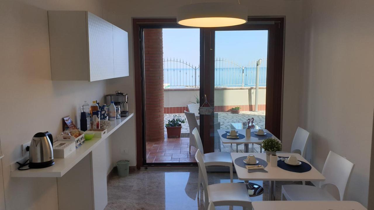 Tramonto Sul Mare Bed & Breakfast Termoli Bagian luar foto
