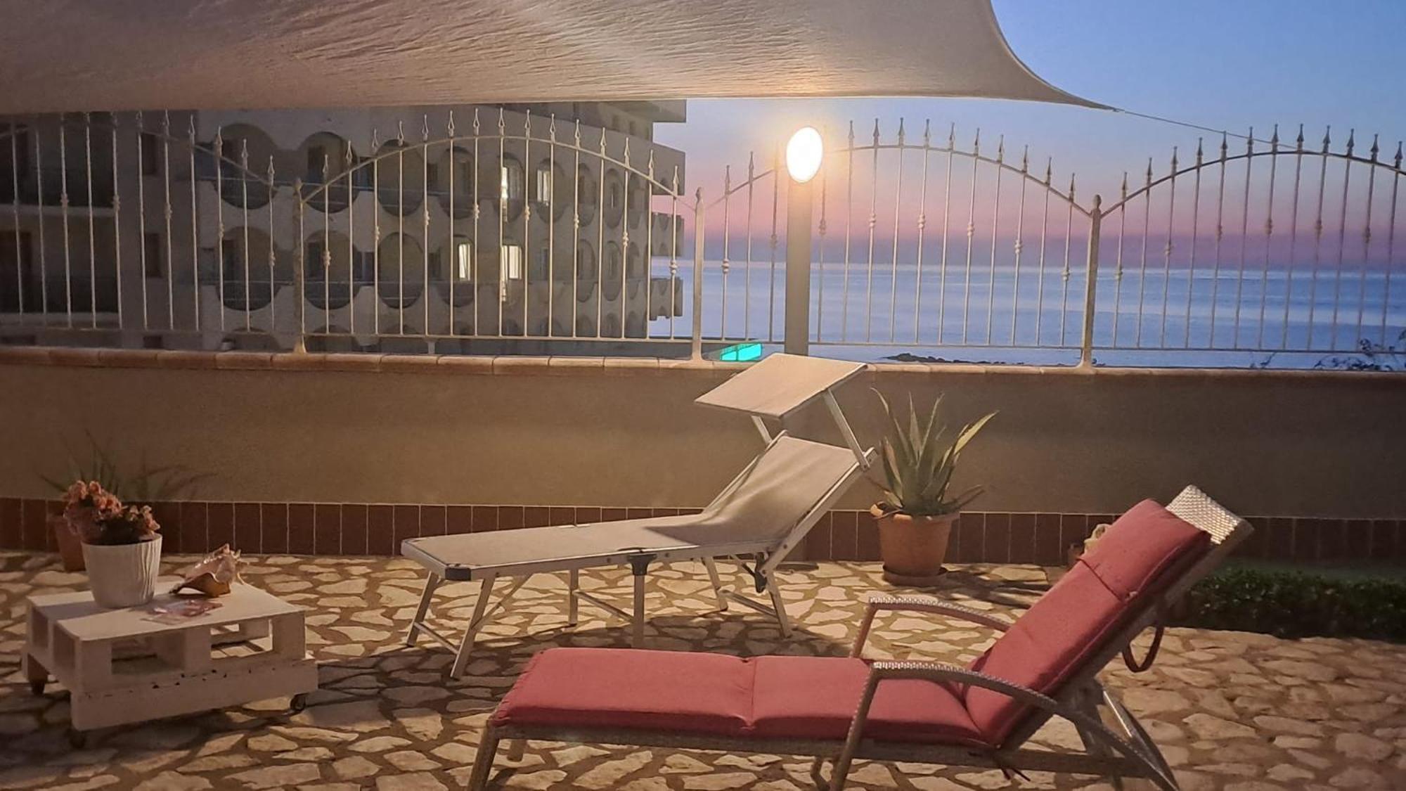 Tramonto Sul Mare Bed & Breakfast Termoli Bagian luar foto
